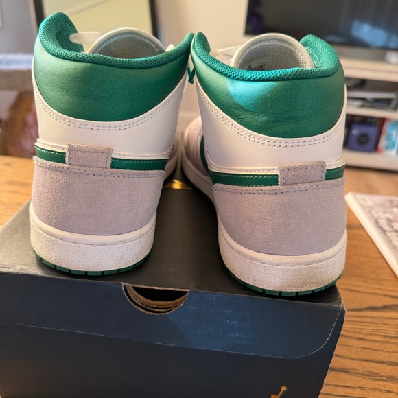 Nike Air Jordan 1 Mid SE Green Gray - Picture 6 of 14
